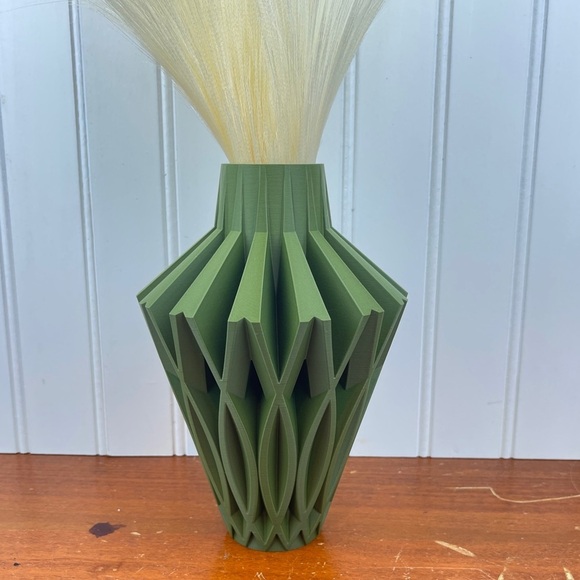 Minimal Clean Line Vase, The Javero Vase, Flower Vase - Picture 1 of 8